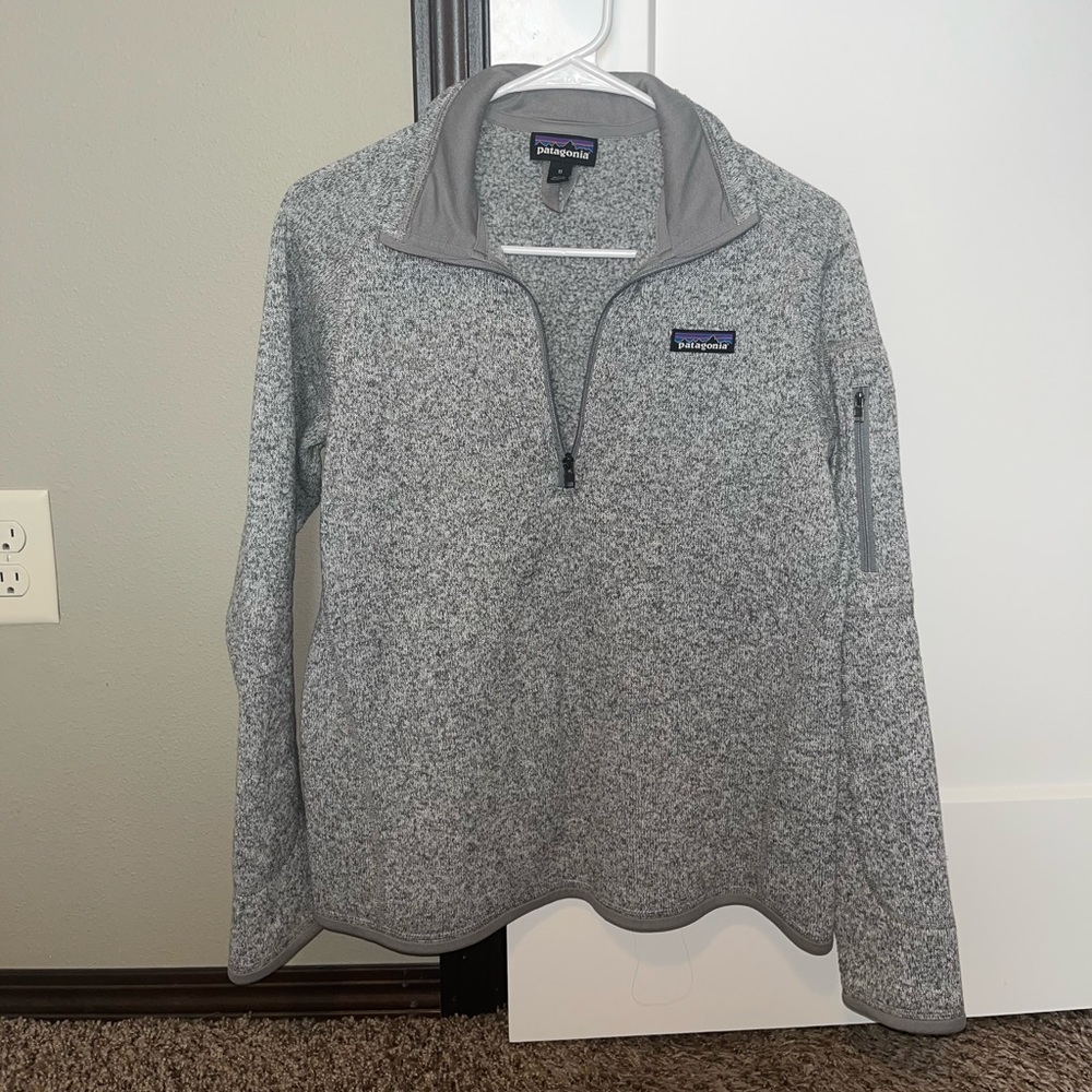 Women’s Patagonia quarter zip fleece